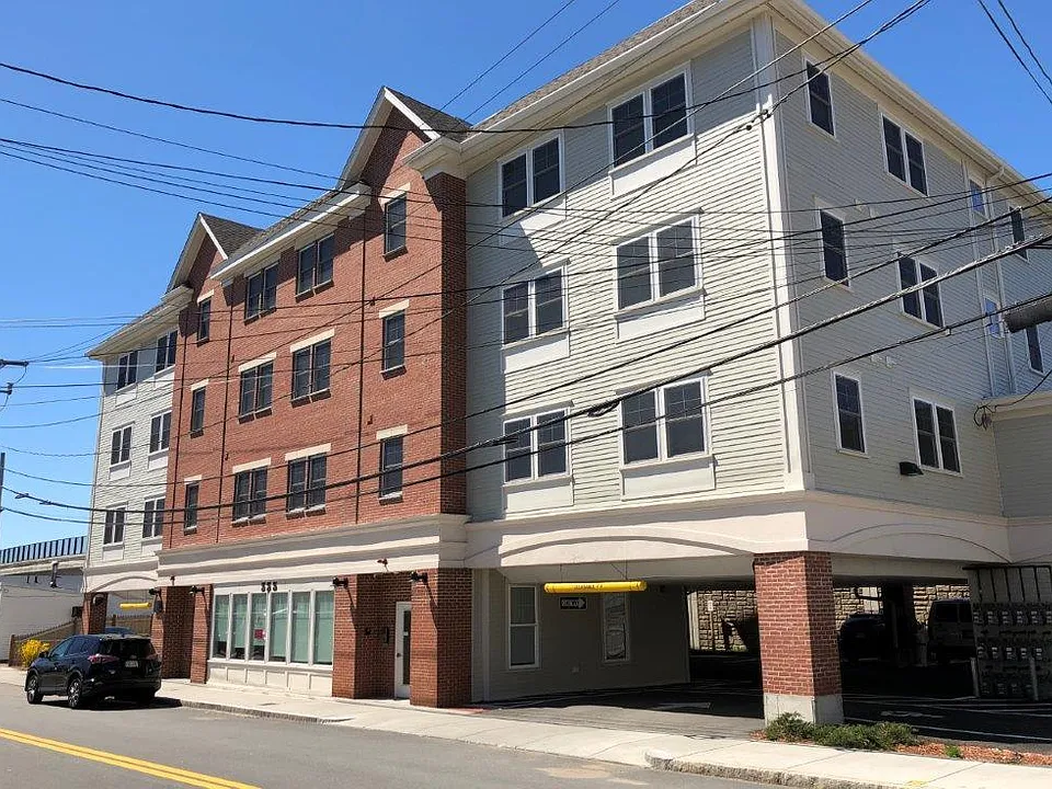 329 East St #304