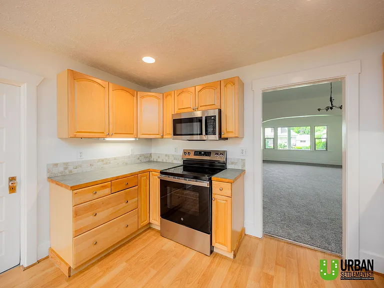 724 E Ermina Ave — Photo 14