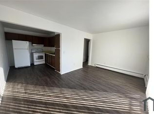 207 Water St APT 12, Brooklyn, MI 49230