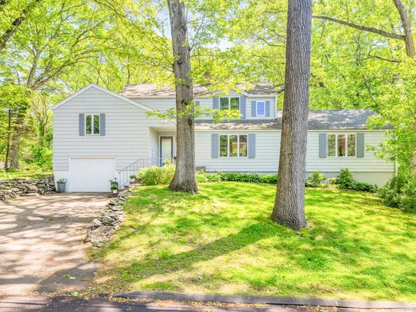 39 Falmouth Road, Fairfield, CT 06825