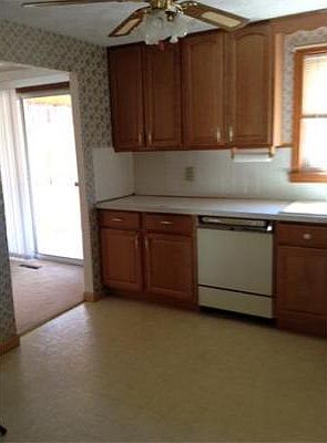 5th image of 41 Sherwood Dr
