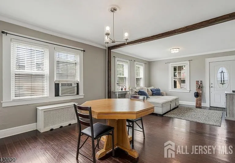 110 Parker St — Photo 2