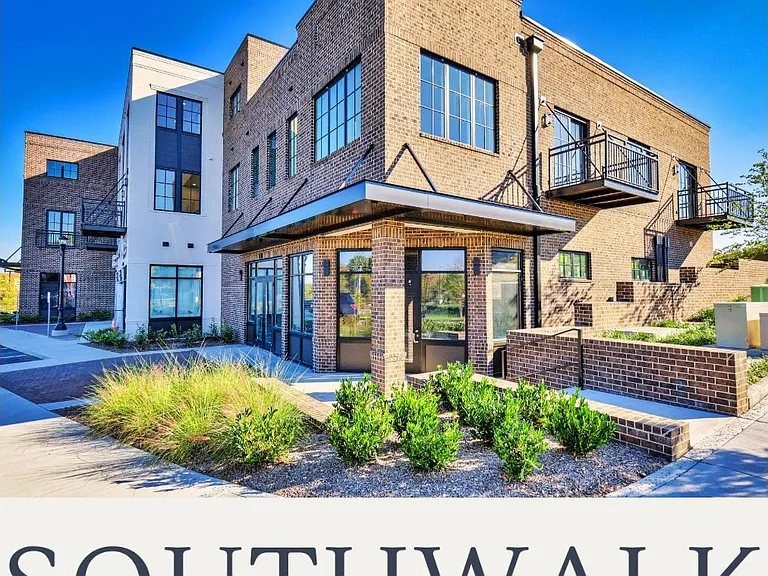 1025 One Southwalk Dr #200 — Photo 3