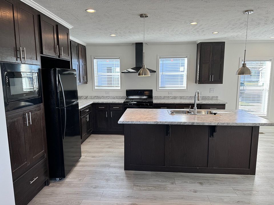 1st image of 165 Suzanne Blvd #165