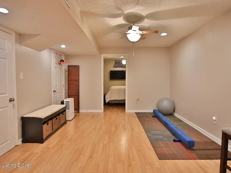 11900 Anoka Ct — Photo 17