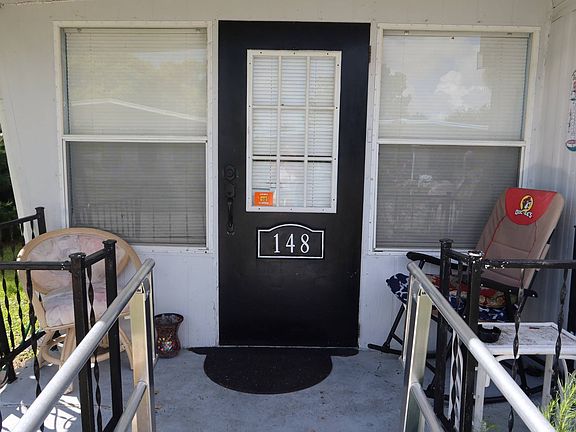 5th image of 148 Diane St