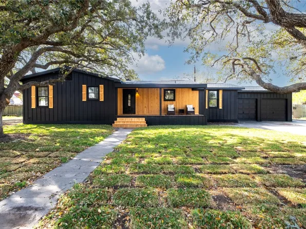 1012 E Main St, Sinton, TX 78387