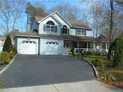 8 Wilderness Ct, Manorville, NY, 11949
