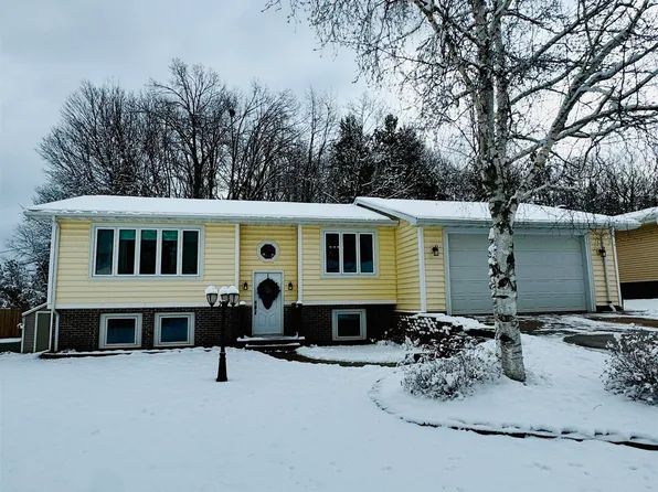 105 Huron Ct, Negaunee, MI 49866