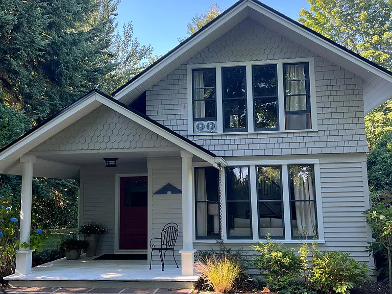 10214 SW Burton Dr — Photo 2