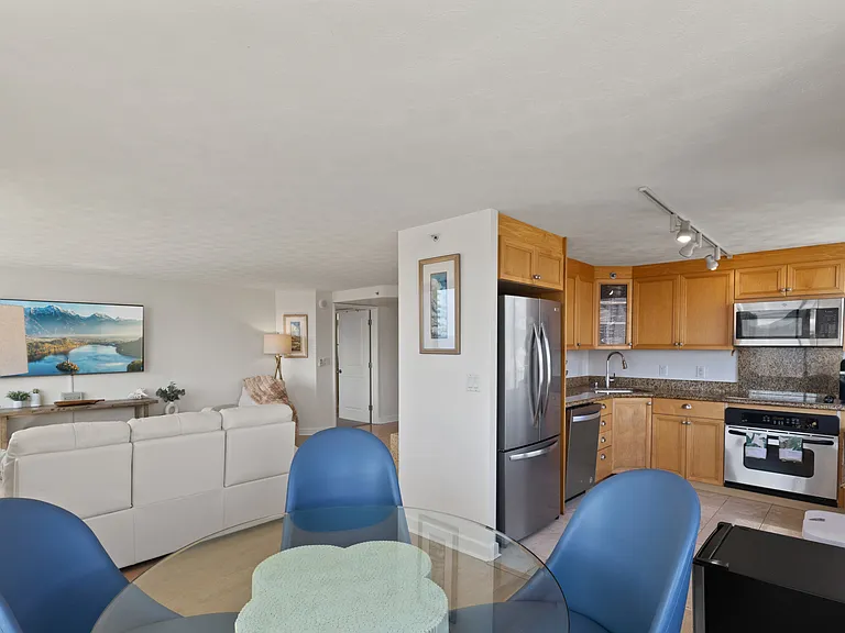 343 Hobron Ln #3102 — Photo 3