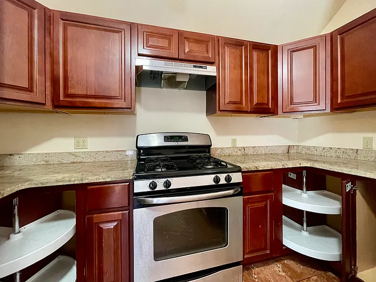 61 Hope St #2 — Photo 6