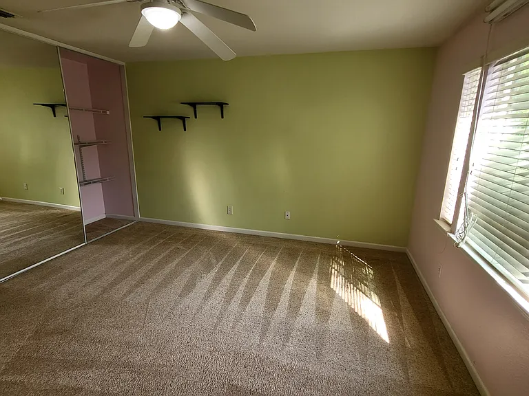 Upstairs_Bedroom2
