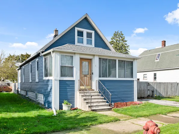 37 McKinley Ave, Steger, IL 60475
