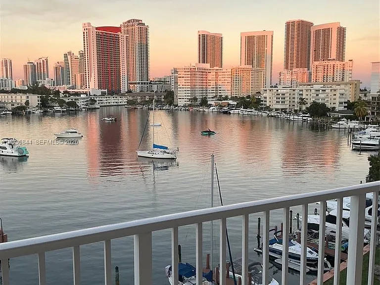 400 Golden Isles Dr #55 — Photo 3