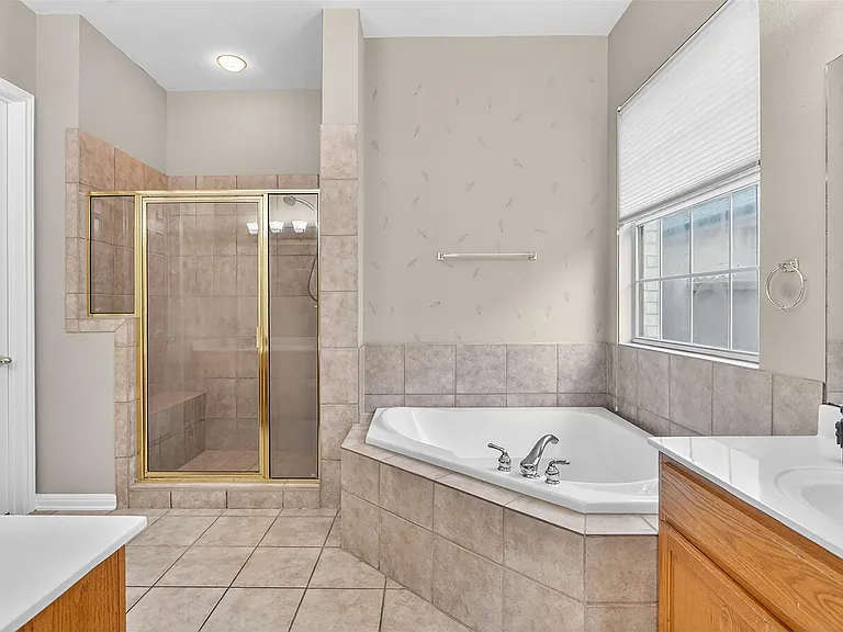 15136 Thatcher Dr — Photo 22
