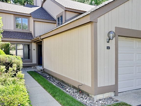 3rd image of 504B Aspen Ln