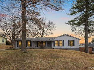 326 Renaldo Dr, Chesterfield, MO 63017