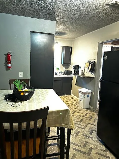 4 bed, 1.0 bath, 1128 sqft, $845 — Photo 4