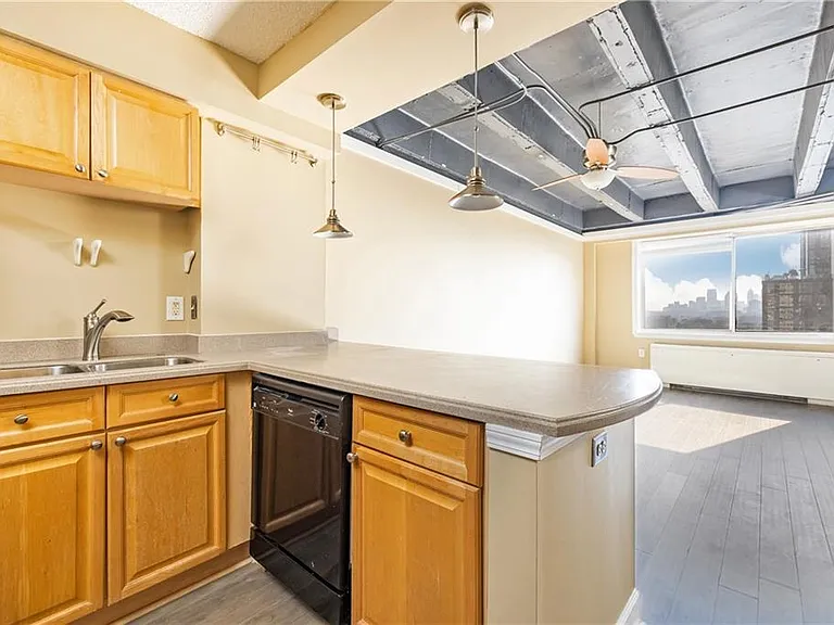 2479 Peachtree Rd NE #1010 — Photo 9