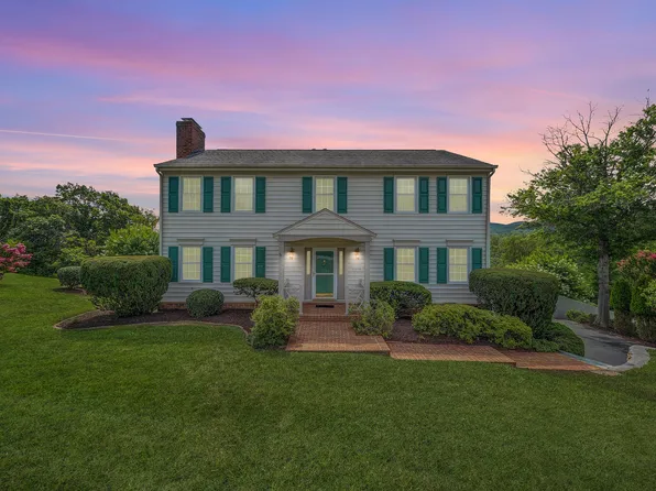 654 Joan Cir, Salem, VA 24153