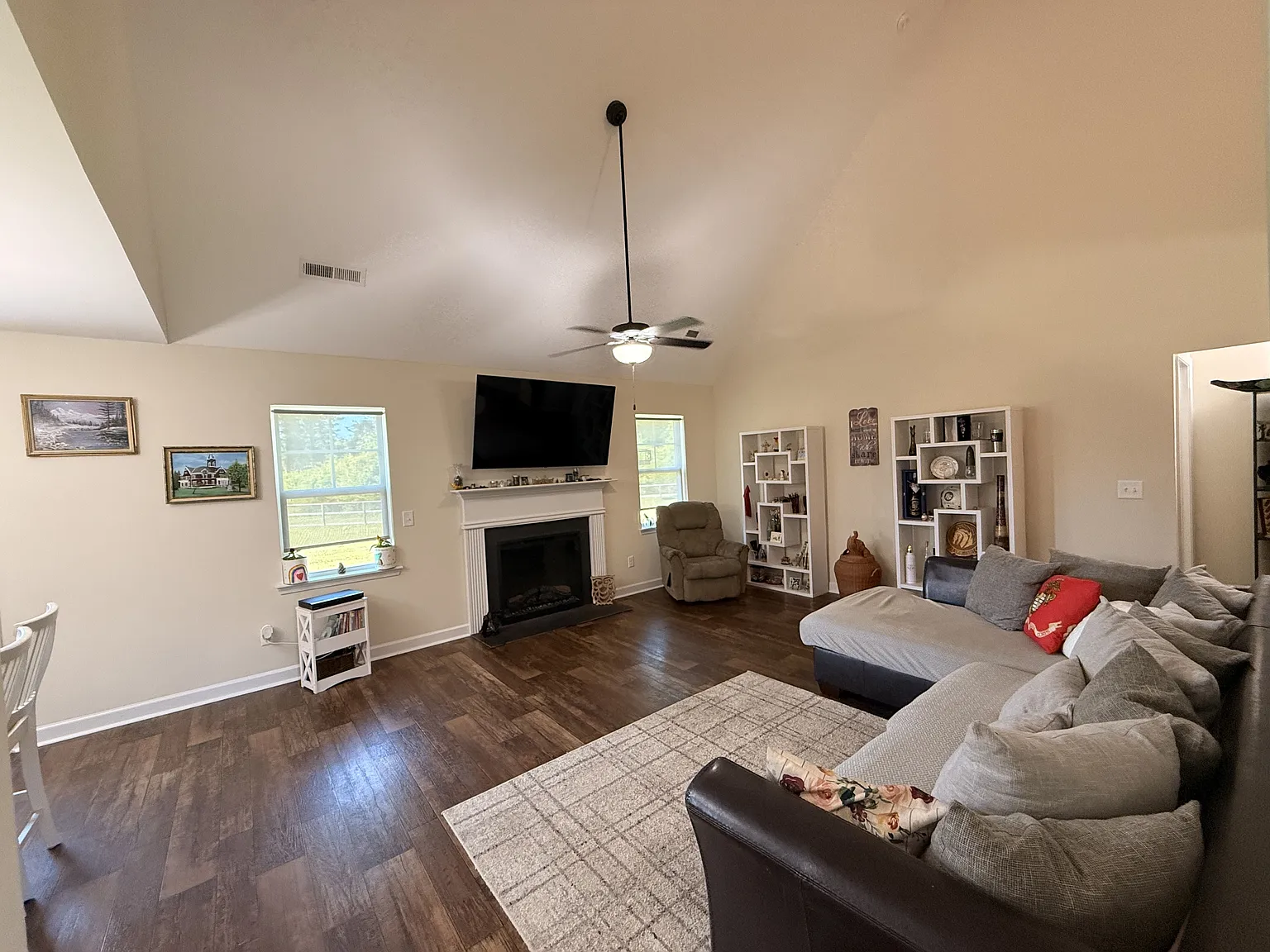305 Agatha Court - 1 — Photo 4
