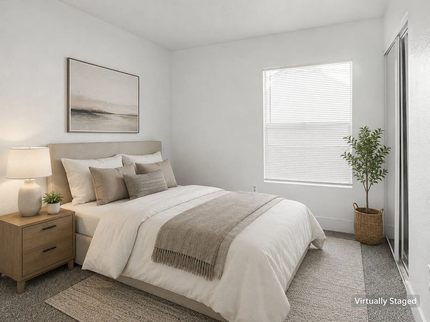 Spacious 3bed/2bath Condo * First Floor Unit — Photo 3