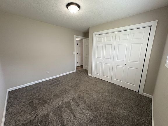 4th image of 317 E Deer Creek Dr
