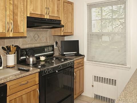 4th image of 2779 Morton Ave