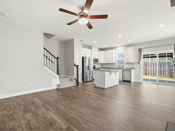 5th image of 510 Huntingdale Pl