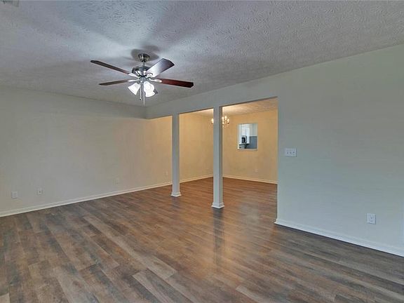 3rd image of 2706 Valley Green Dr