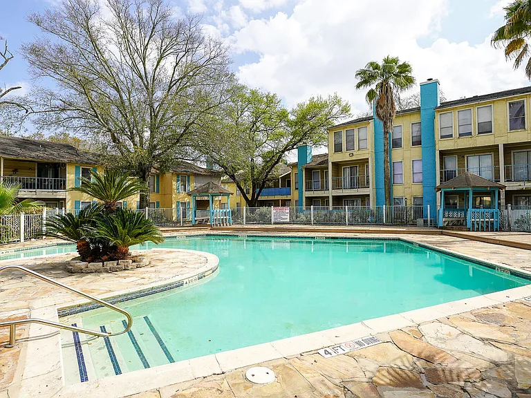 La Esencia Apartments — Photo 25