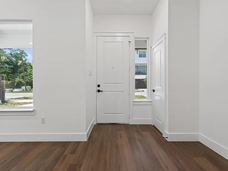 2714 Drew St — Photo 28