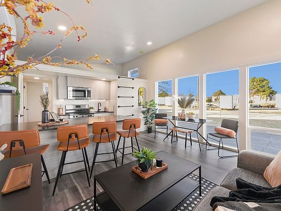 4th image of 114 Raven Loop