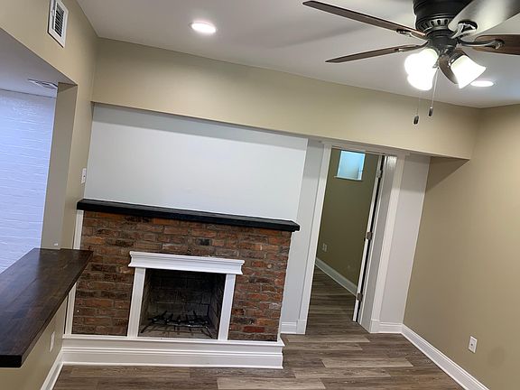 3rd image of 918 Dana Ave #8