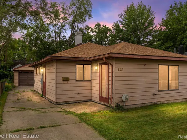 221 W Princeton Ave, Pontiac, MI 48340