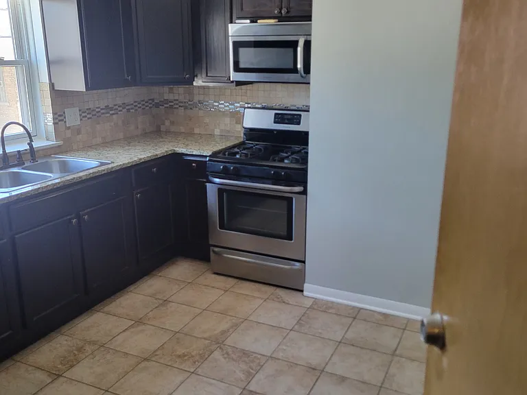 5712 W Montrose Ave #2D — Photo 10