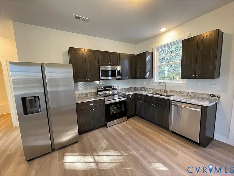 96 Sandy Brooke Ln #1 — Photo 3