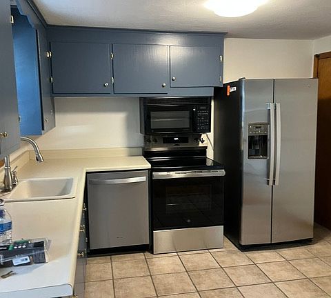 2nd image of 279B Hazard Ave
