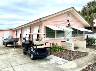 625 6th St, Cedar Key, FL 32625