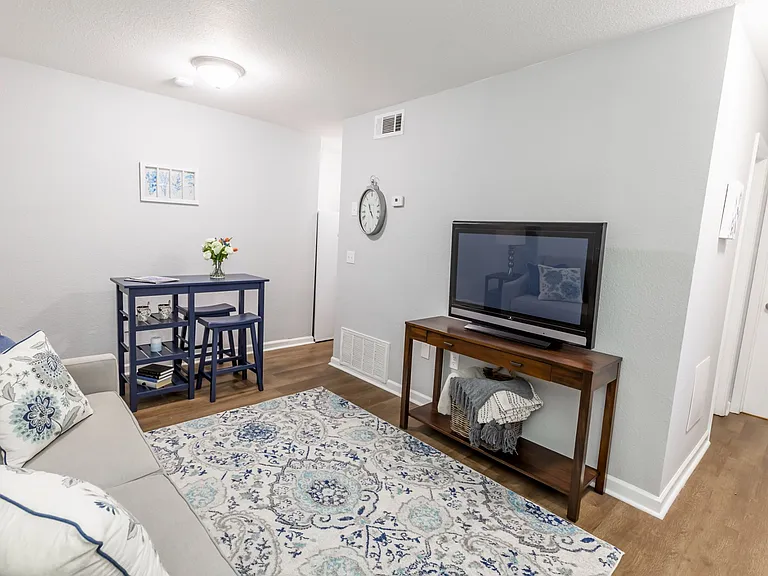 Graystoneplace Apartments — Photo 16