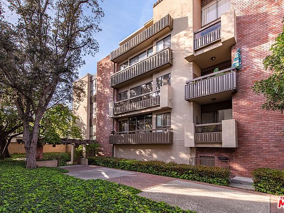 3rd image of 141 S Linden Dr APT 205