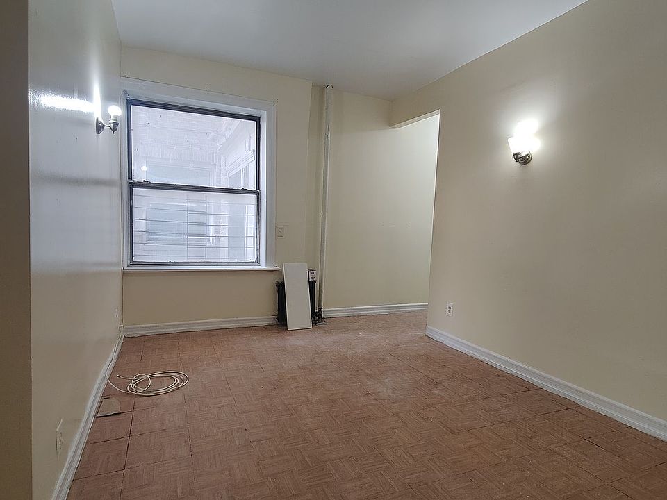 1st image of 2409 Creston Ave APT 2