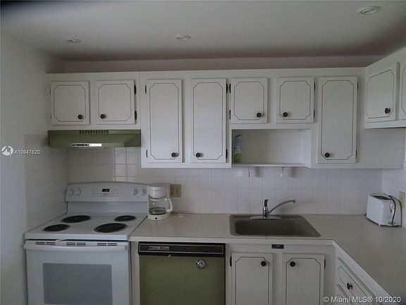 3rd image of 1010 Country Club Dr APT 407