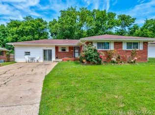 4936 Princeton Dr, Bartlesville, OK 74006