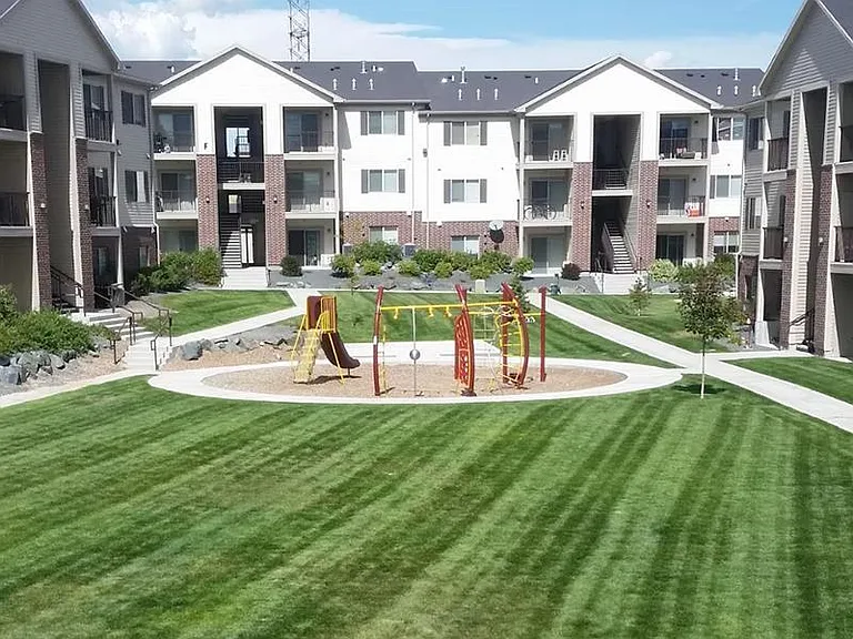 Sundance Apartments — Photo 10