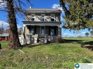 7610 Saegersville Rd, Slatington, PA 18080