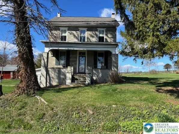 7610 Saegersville Rd, Slatington, PA 18080