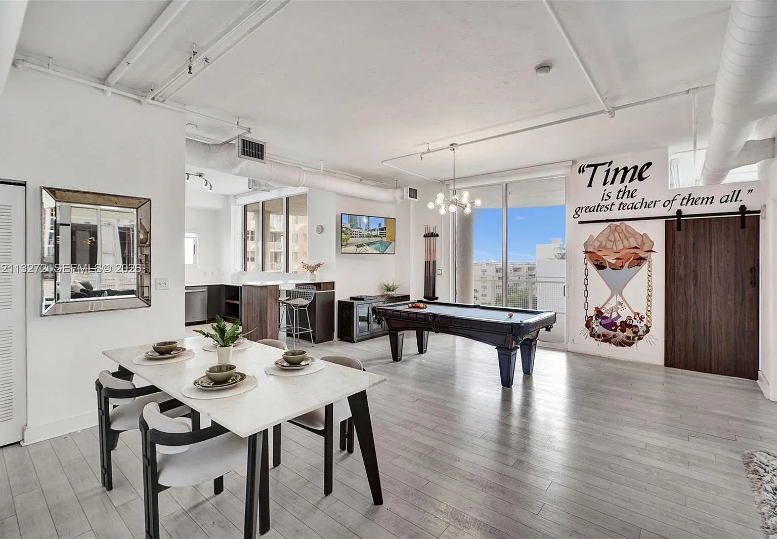 The Yorker Condo — Photo 1