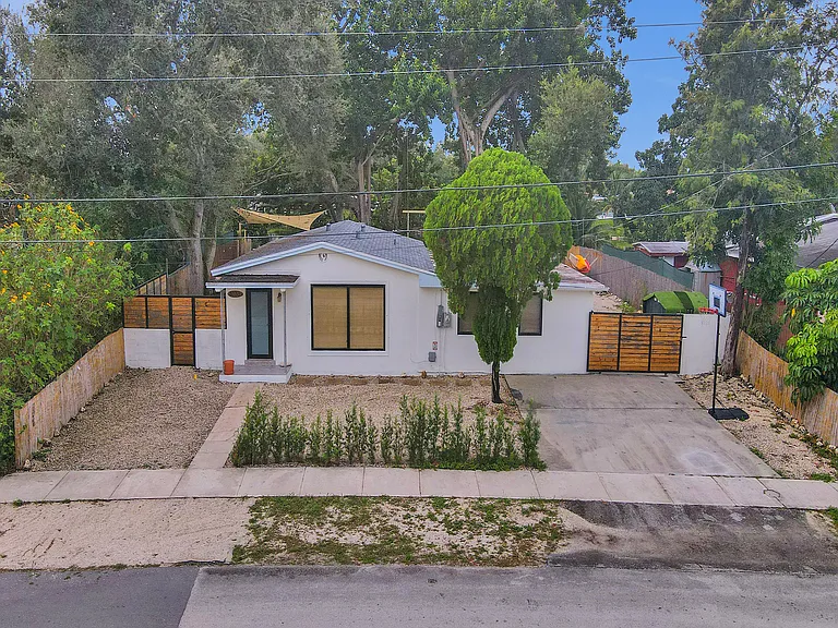 4030 SW 33rd St — Photo 48